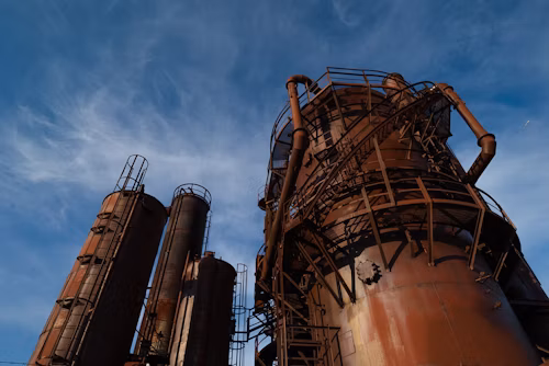 Refinery towers